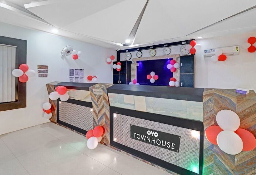 Townhouse 1012 Hotel Dell Inn