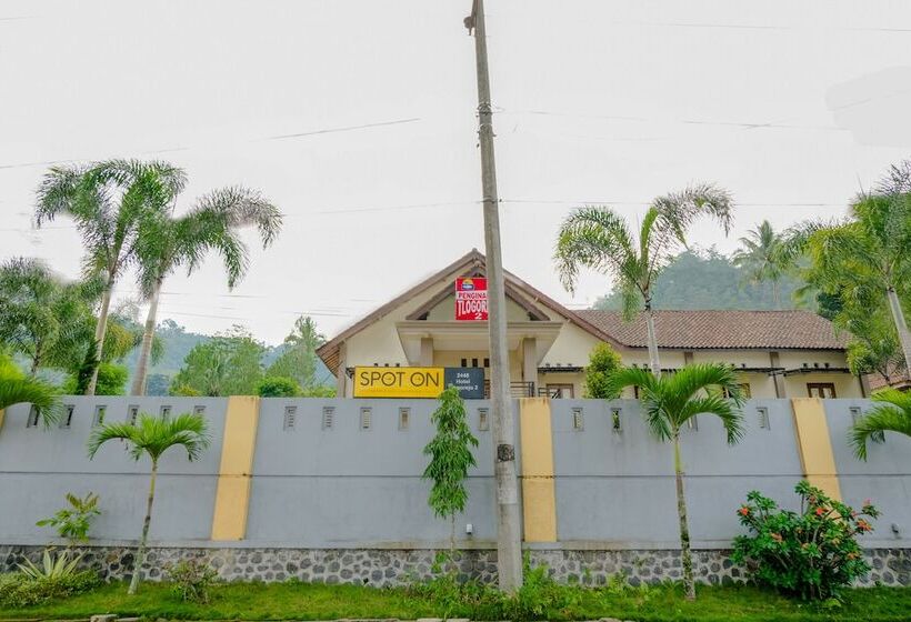 Schronisko Spot On 2448 Hotel Tlogorejo 2