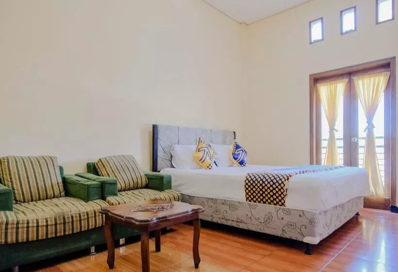 Retkeilymaja Spot On 2448 Hotel Tlogorejo 2