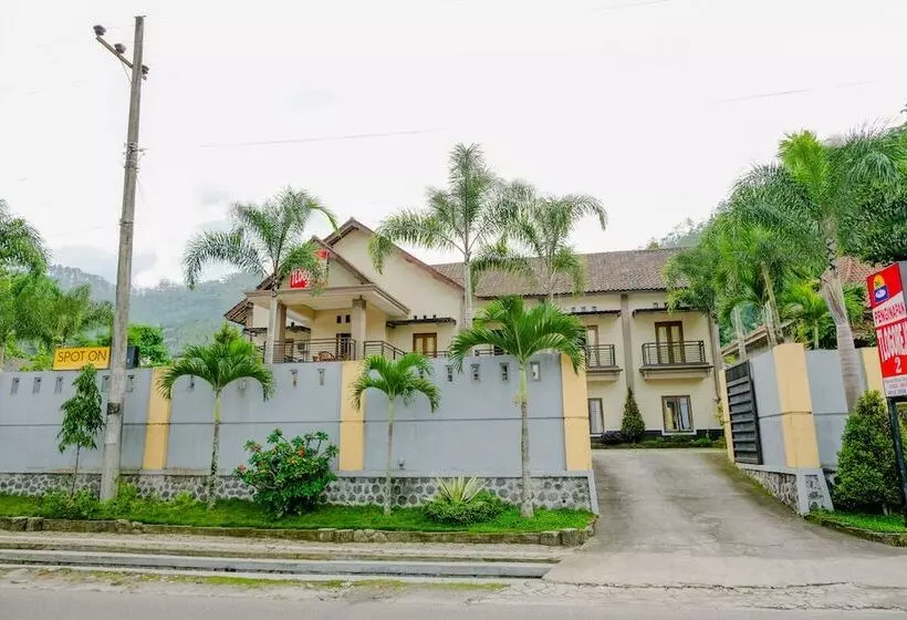 Retkeilymaja Spot On 2448 Hotel Tlogorejo 2