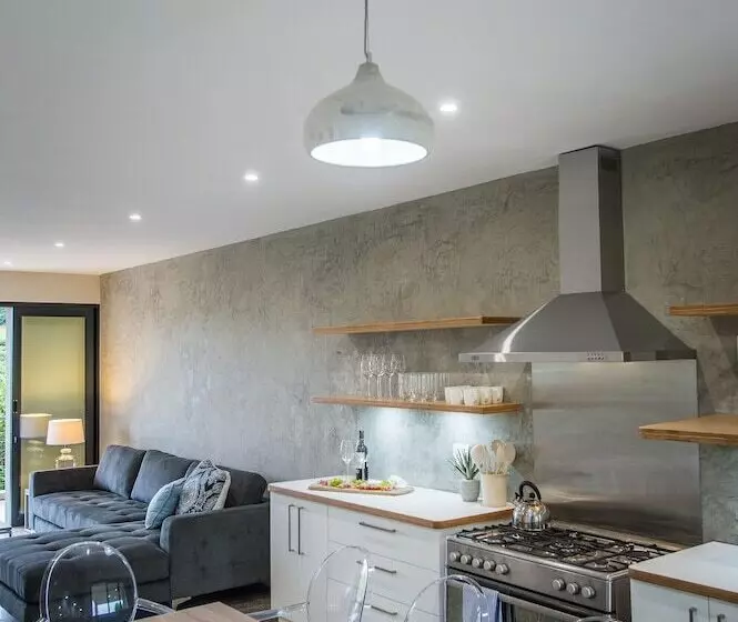 Apartments On The Eighteenth