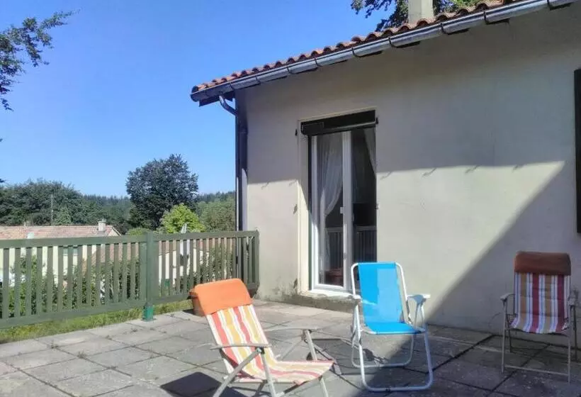 Aamiaismajoitus (B&B) Chez Black And White