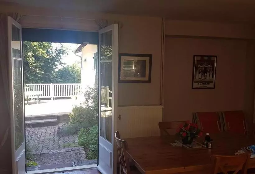 Aamiaismajoitus (B&B) Chez Black And White