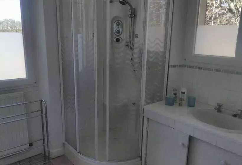 Aamiaismajoitus (B&B) Chez Black And White