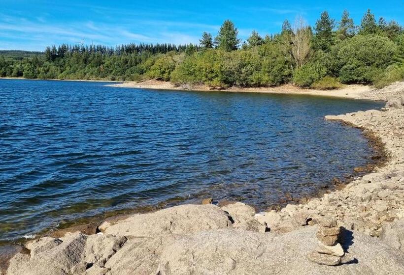 민박 Chez Black And White