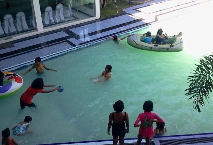 ホテル Buddi Samudra