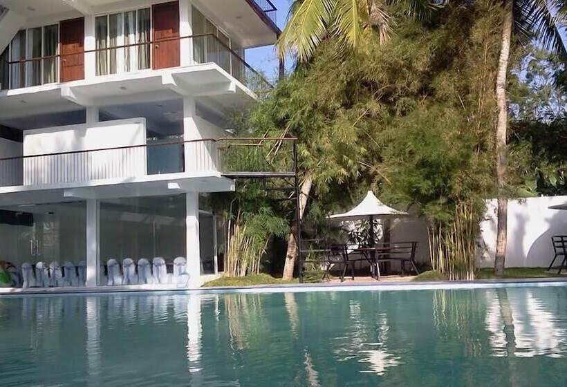 ホテル Buddi Samudra