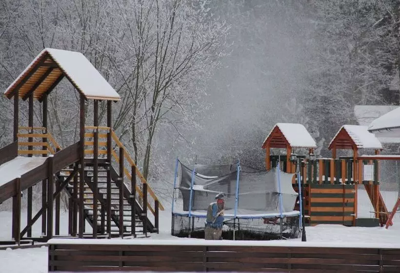 Hotelli Forest Estate Lesnye Polyany