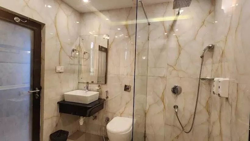 Hotelli Krishna Beach Resort And Spa