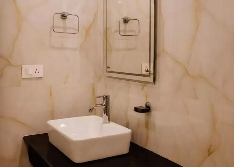 Hotelli Krishna Beach Resort And Spa