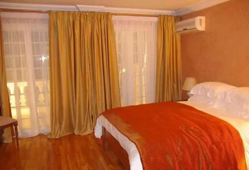 Hotelli Le Palais Des Cerisiers