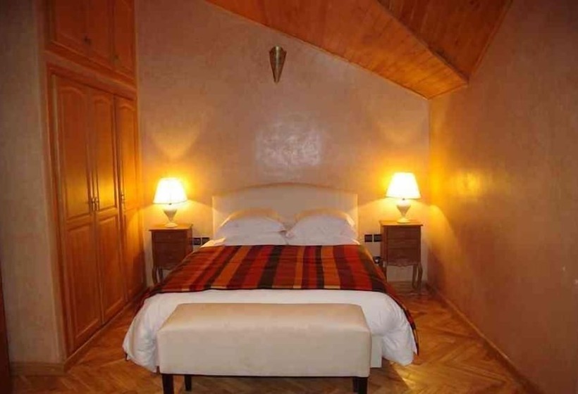 Отель Le Palais Des Cerisiers