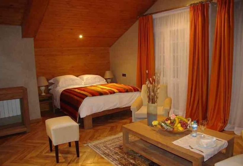 Отель Le Palais Des Cerisiers