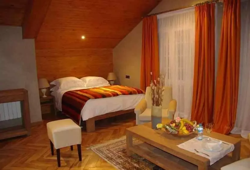 Hotelli Le Palais Des Cerisiers