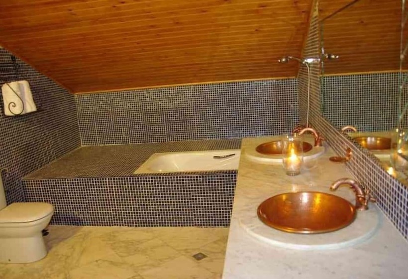 Отель Le Palais Des Cerisiers