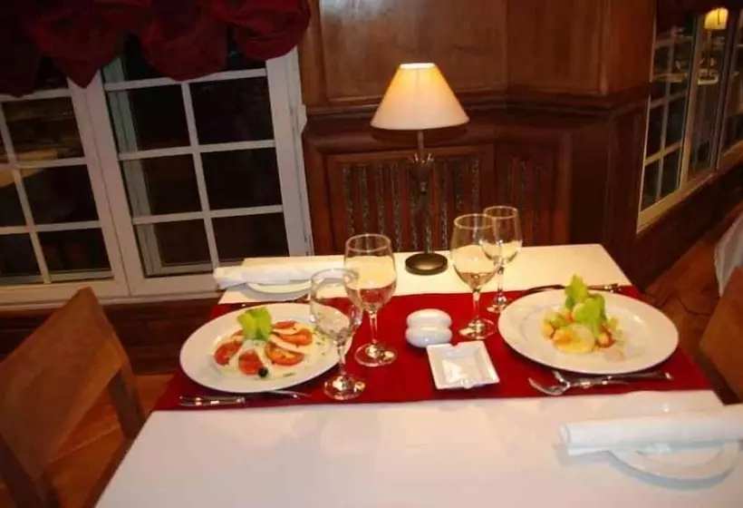 Hotelli Le Palais Des Cerisiers