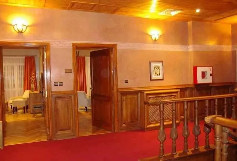 Hotelli Le Palais Des Cerisiers