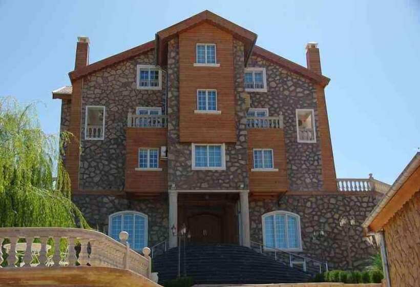 Отель Le Palais Des Cerisiers