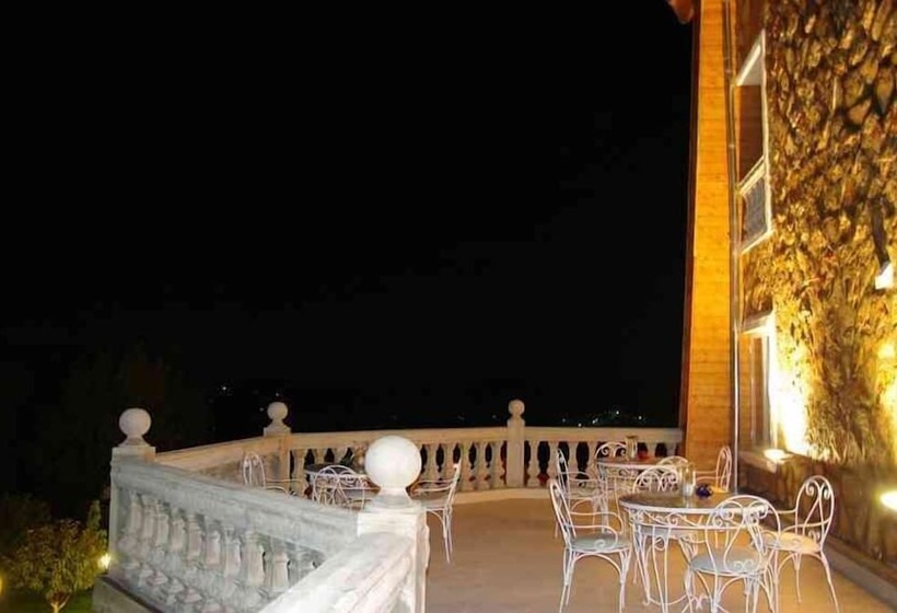 Отель Le Palais Des Cerisiers