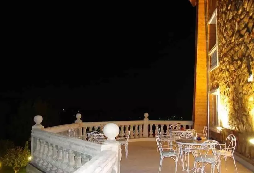 Hotelli Le Palais Des Cerisiers