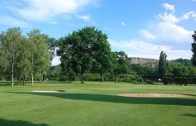 Hotelli Paradise Challets And Camping