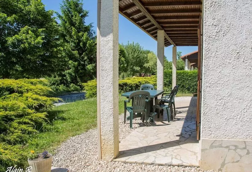 Hotelli Paradise Challets And Camping