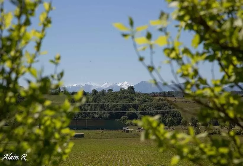 Hotelli Paradise Challets And Camping