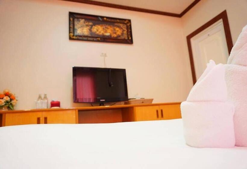 酒店 โรงแรมพิมายบุรี Phimaiburi Apartment
