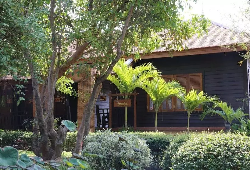 هتل Romduol Island Chalet