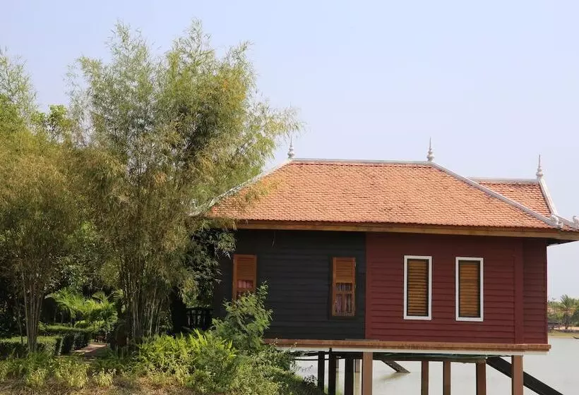 هتل Romduol Island Chalet