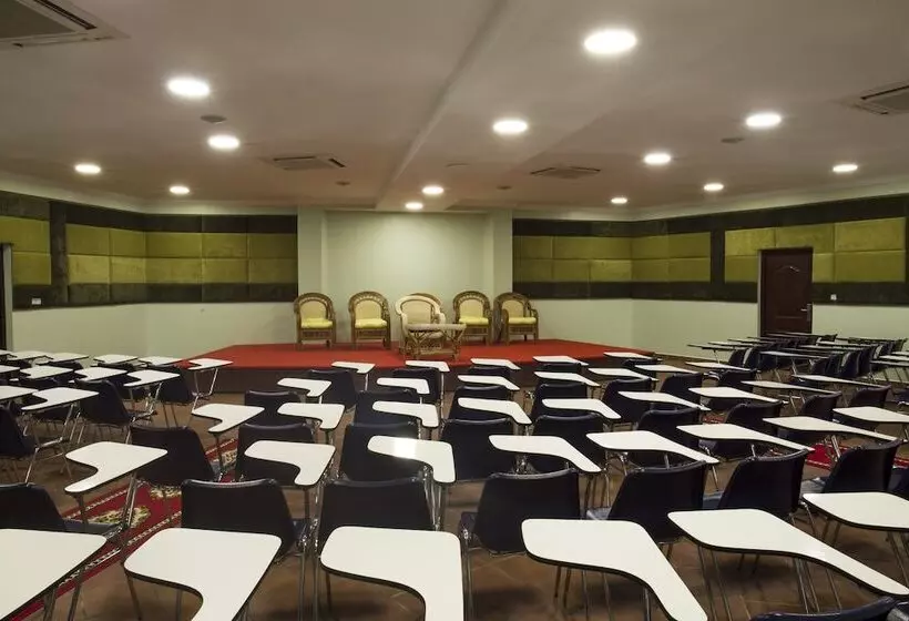 هتل Romduol Island Chalet