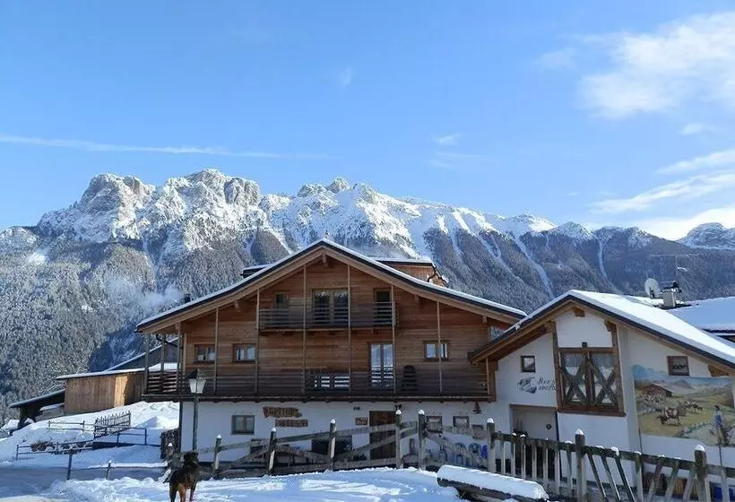 田舎風ホテル Agritur Weiss