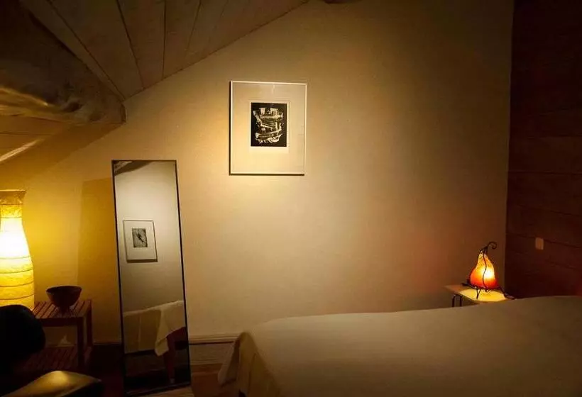 Majatalo Pas De Deux