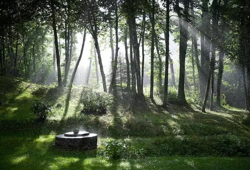 Majatalo Pas De Deux