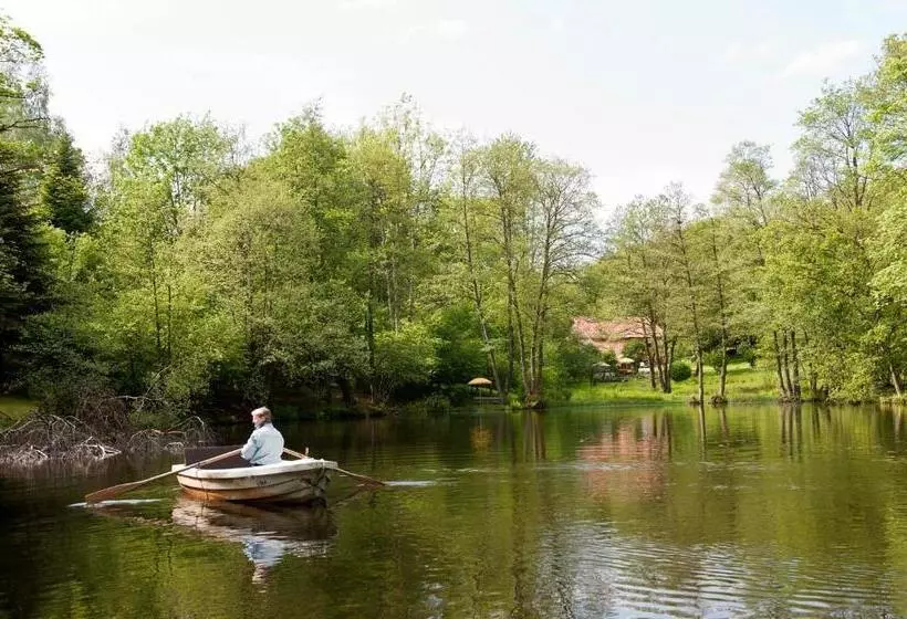 Majatalo Pas De Deux