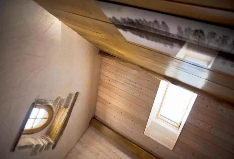 Majatalo Pas De Deux