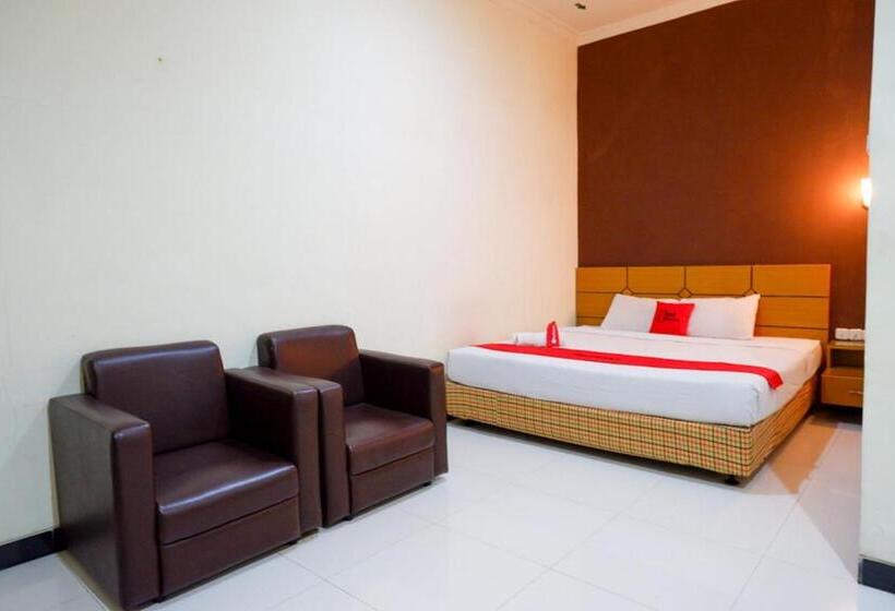 פנסיון Reddoorz Near Monumen Habibi Ainun