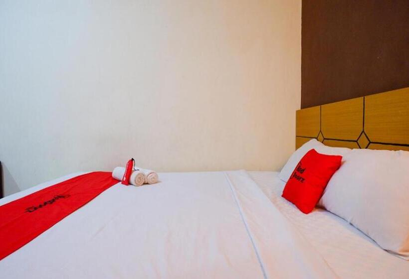 פנסיון Reddoorz Near Monumen Habibi Ainun