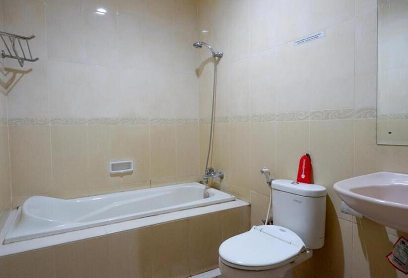 פנסיון Reddoorz Near Monumen Habibi Ainun