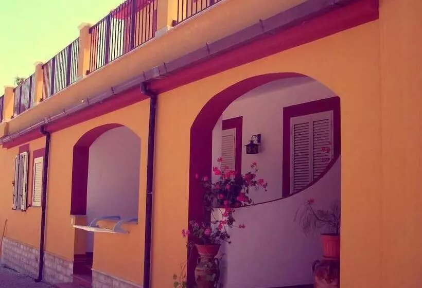 Aamiaismajoitus (B&B) Villa Vale Mery