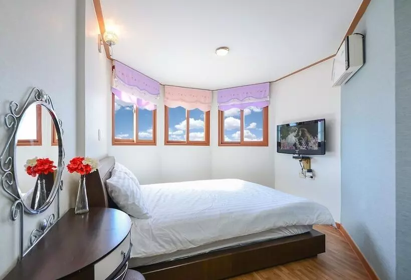 Ganghwa Punggyung Gryujineon Zip Pension