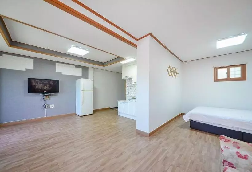 Ganghwa Punggyung Gryujineon Zip Pension