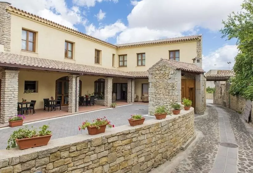 ホテル Albergo Diffuso Il Mandorlo