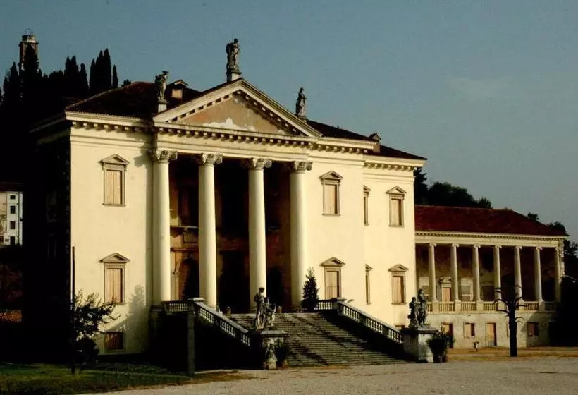 Hotelli Albergo Ristorante Giulietta E Romeo