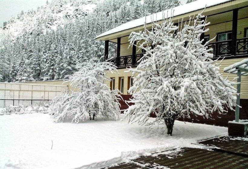 בית מלון כפרי Areda