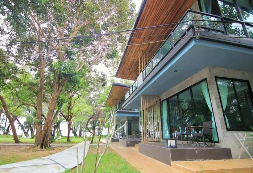 Hotelli Baan Chao Mai Beach House