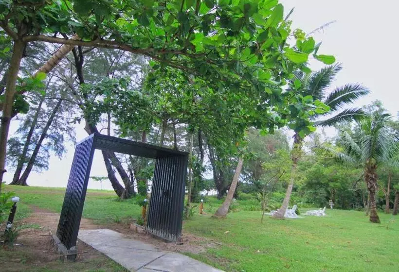 Hotelli Baan Chao Mai Beach House