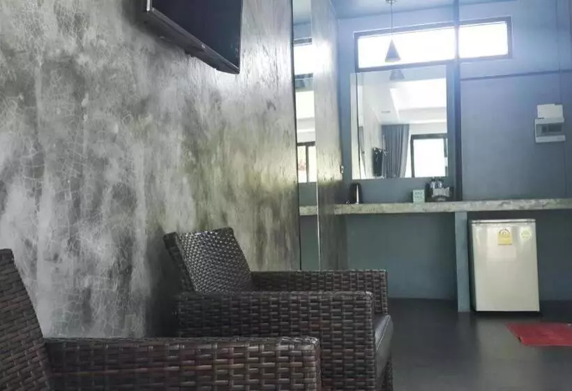 Hotelli Baan Chao Mai Beach House