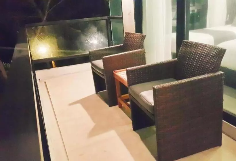 Hotelli Baan Chao Mai Beach House