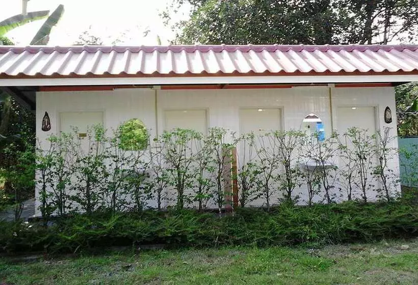 ホテル Baan Pennee